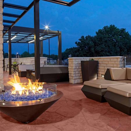 Springhill Suites By Marriott Kansas City Plaza Exterior foto